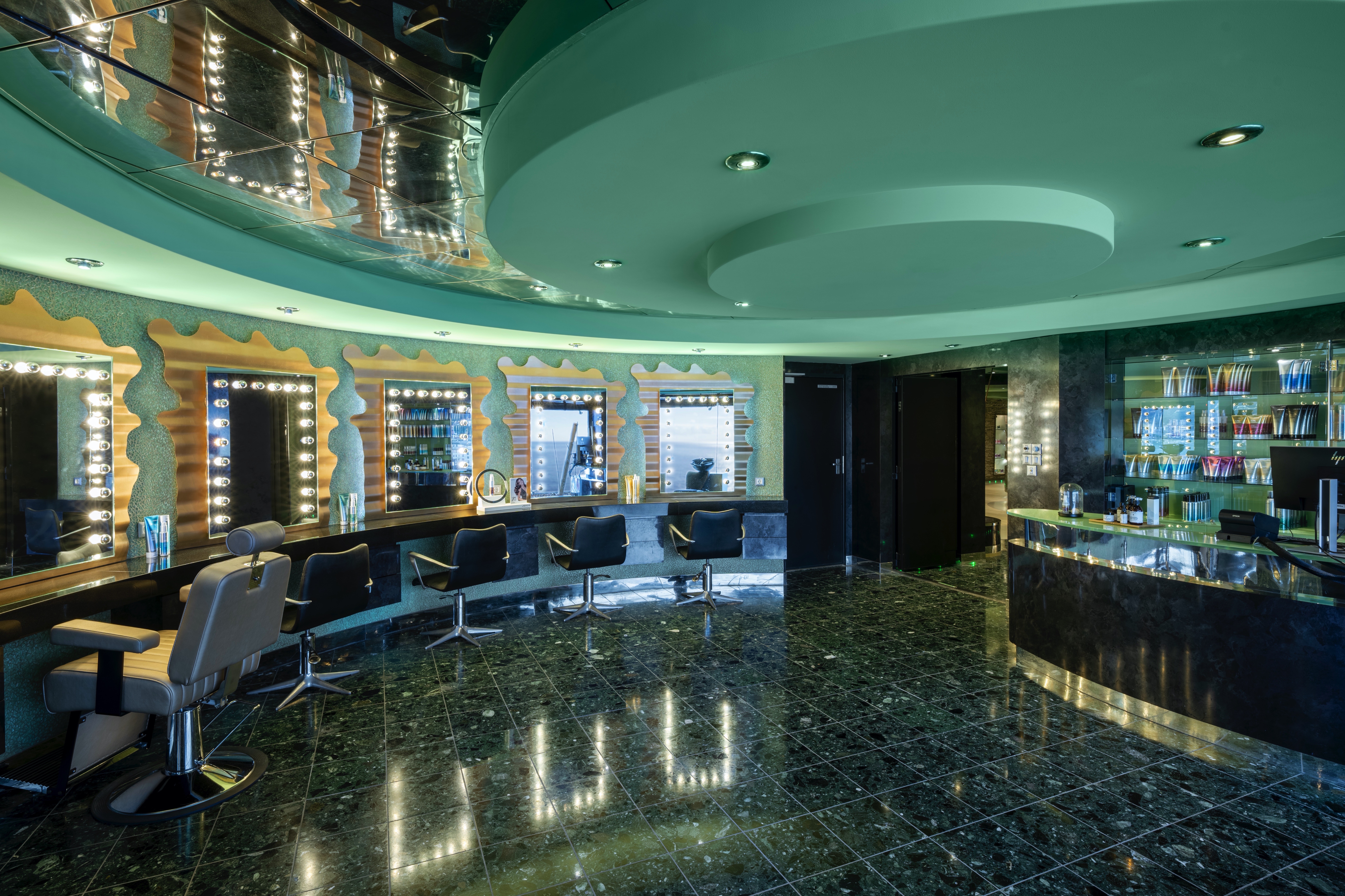 MSC Fantasia - Hair Salon